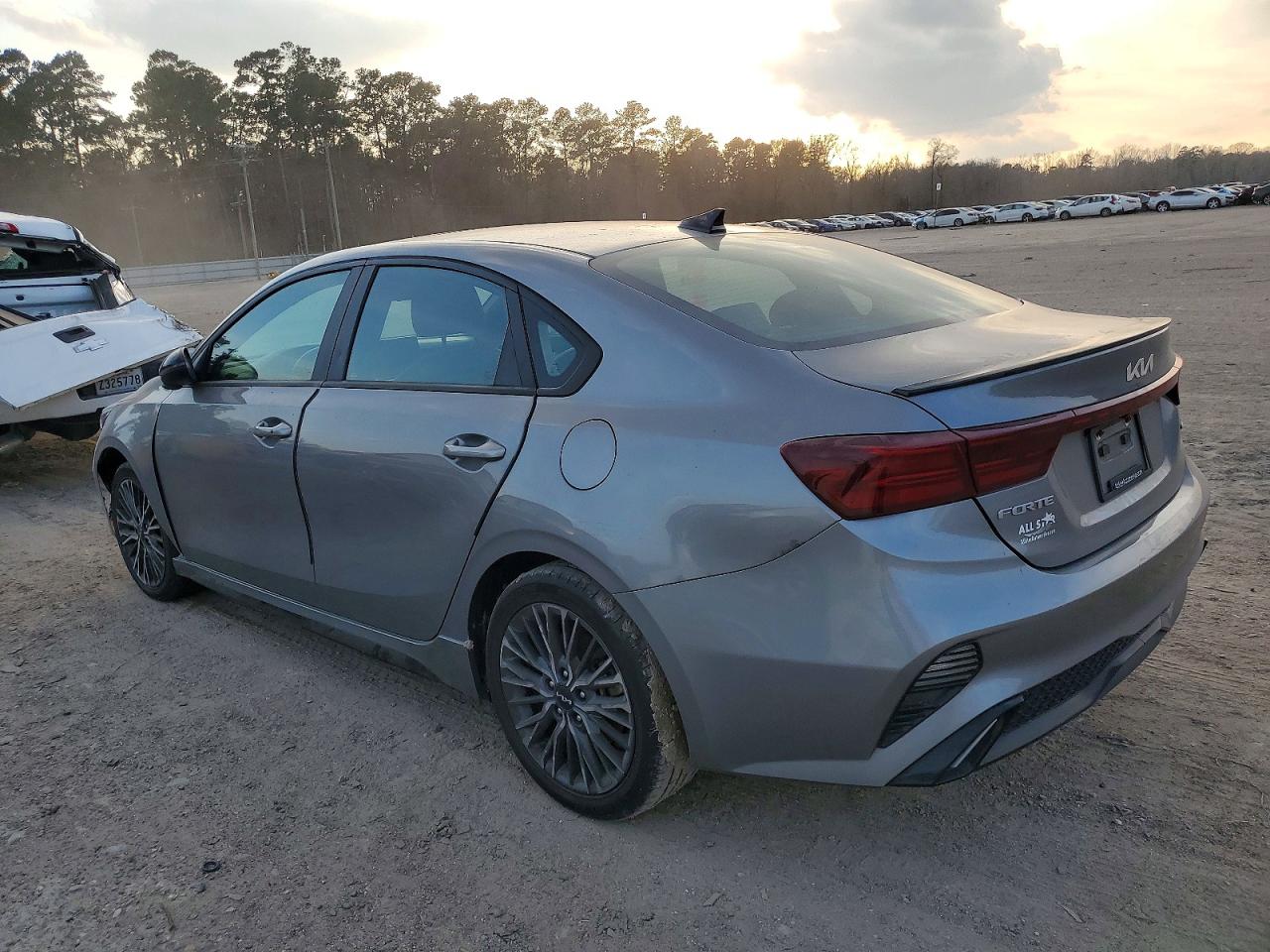 2023 KIA FORTE photo 2