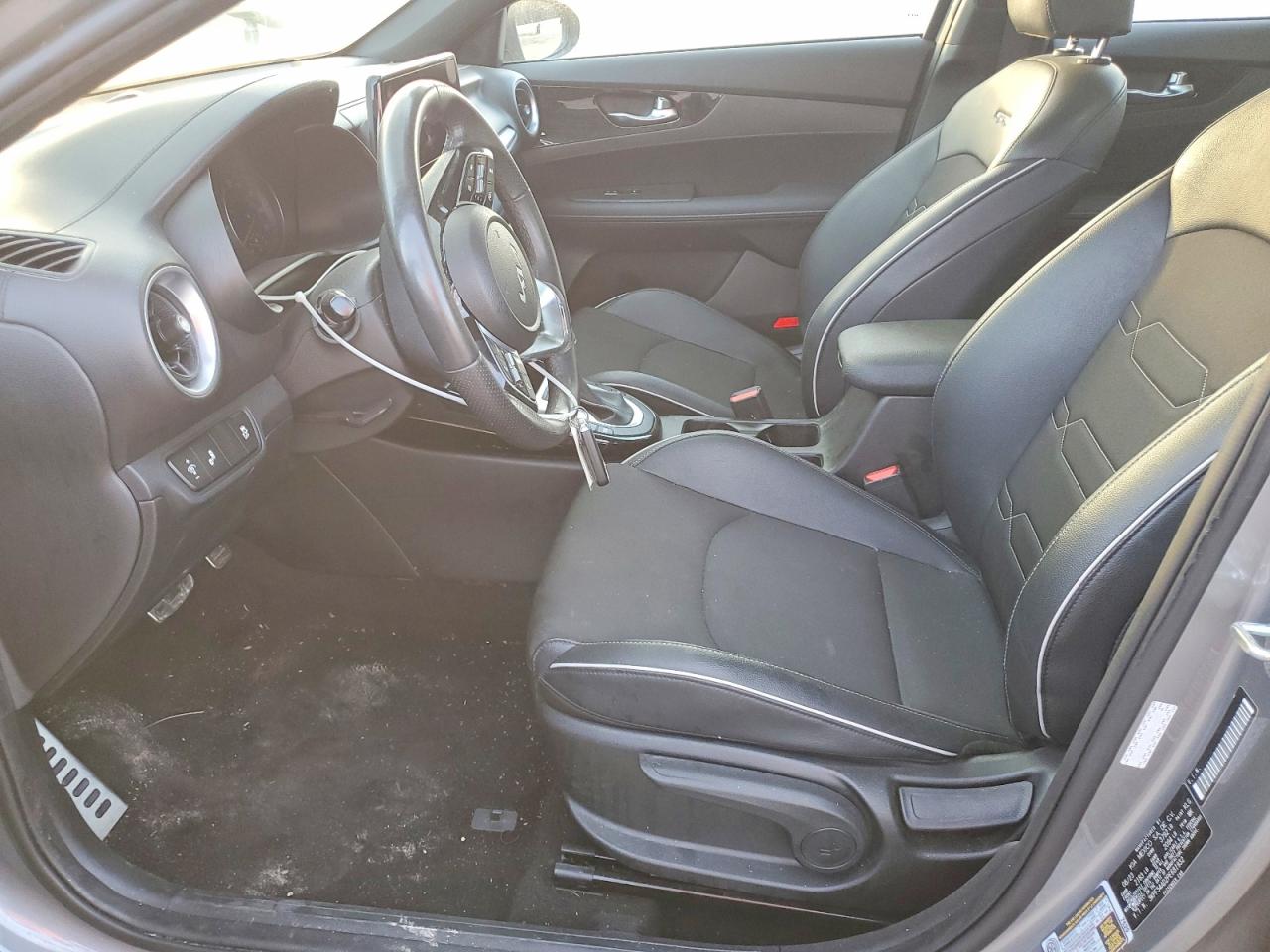 2023 KIA FORTE photo 7