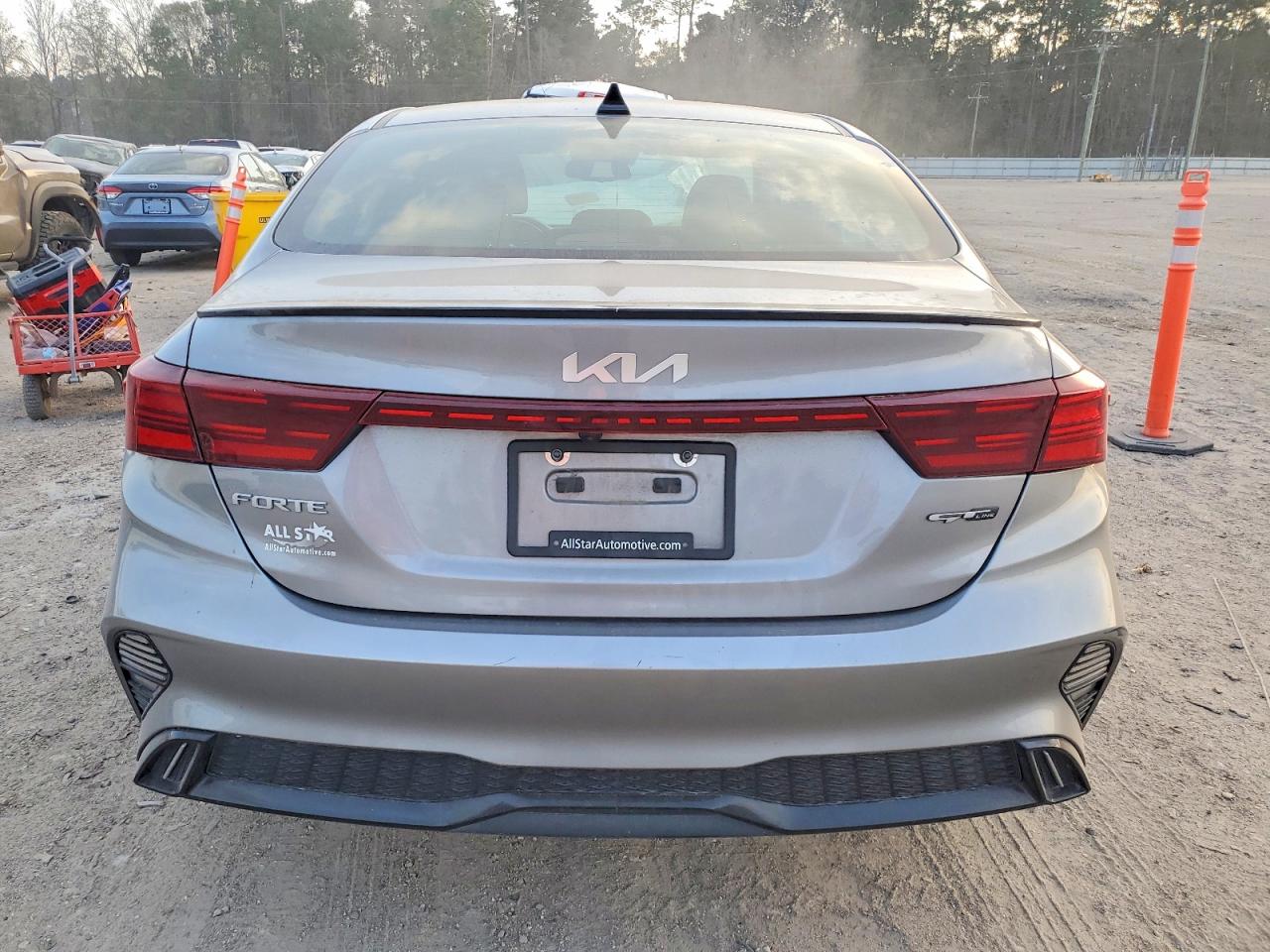 2023 KIA FORTE photo 6