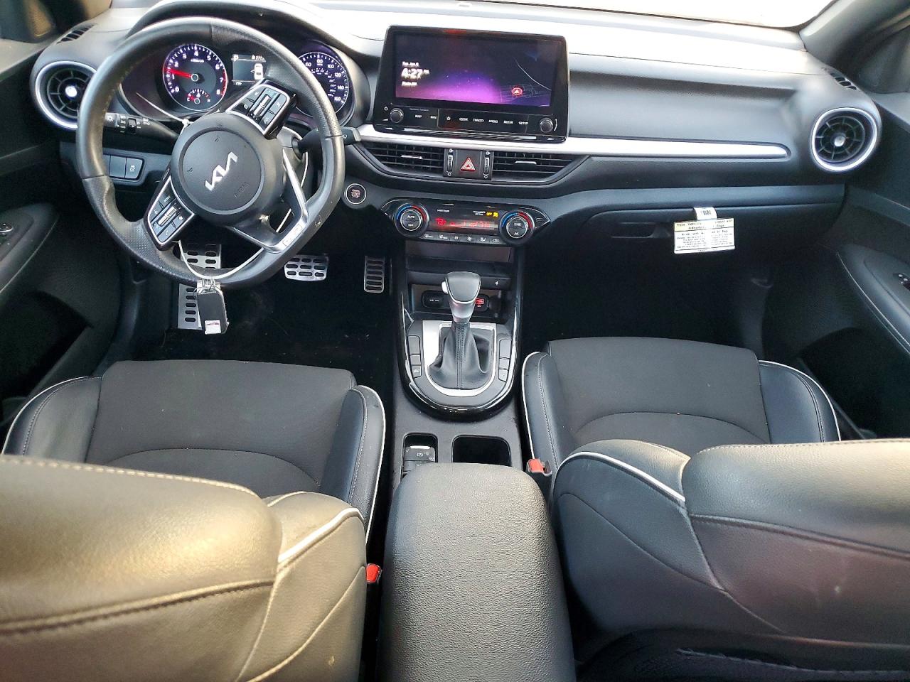 2023 KIA FORTE photo 8