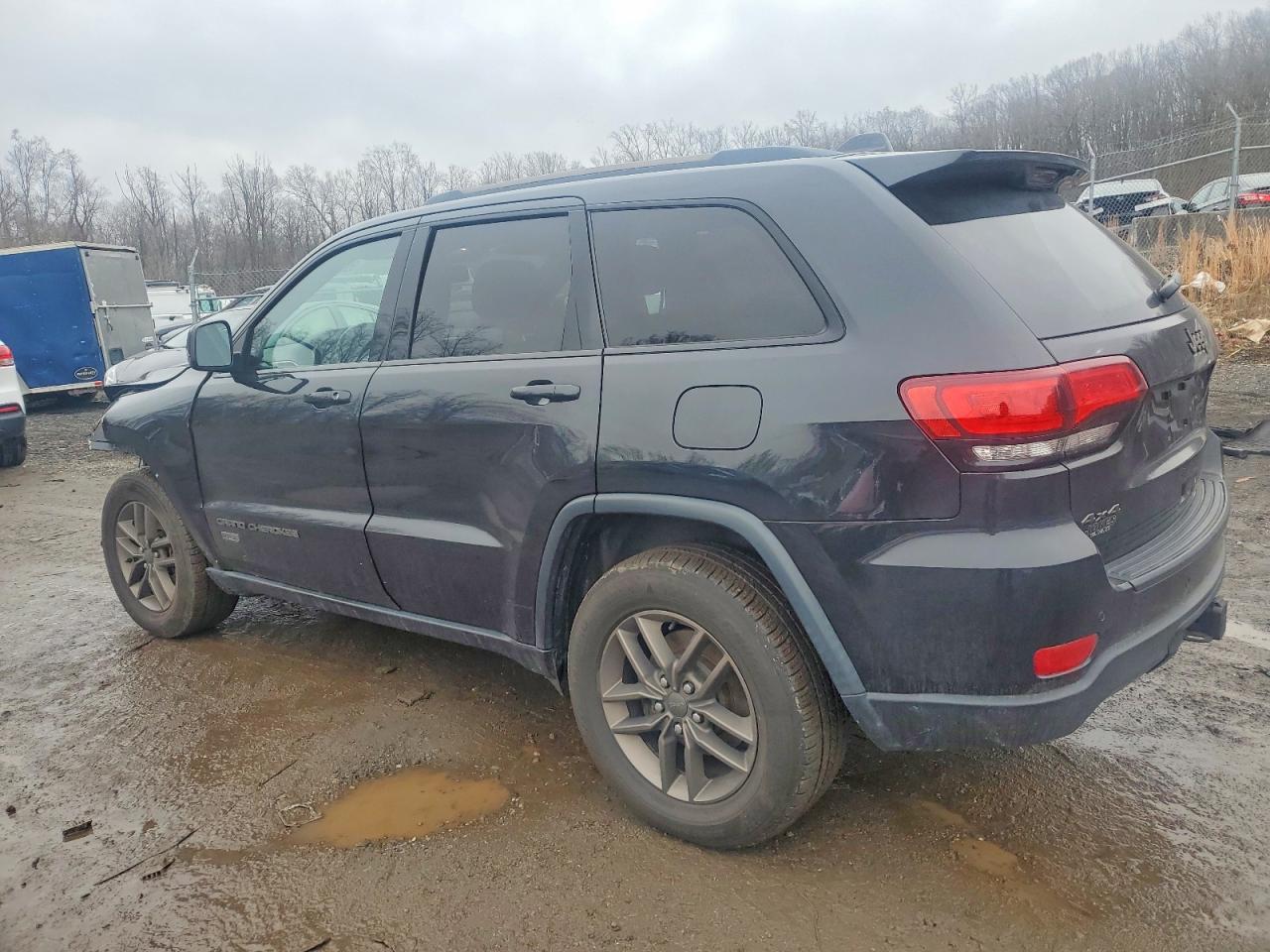 2016 JEEP GRAND CHEROKEE LAREDO photo 2