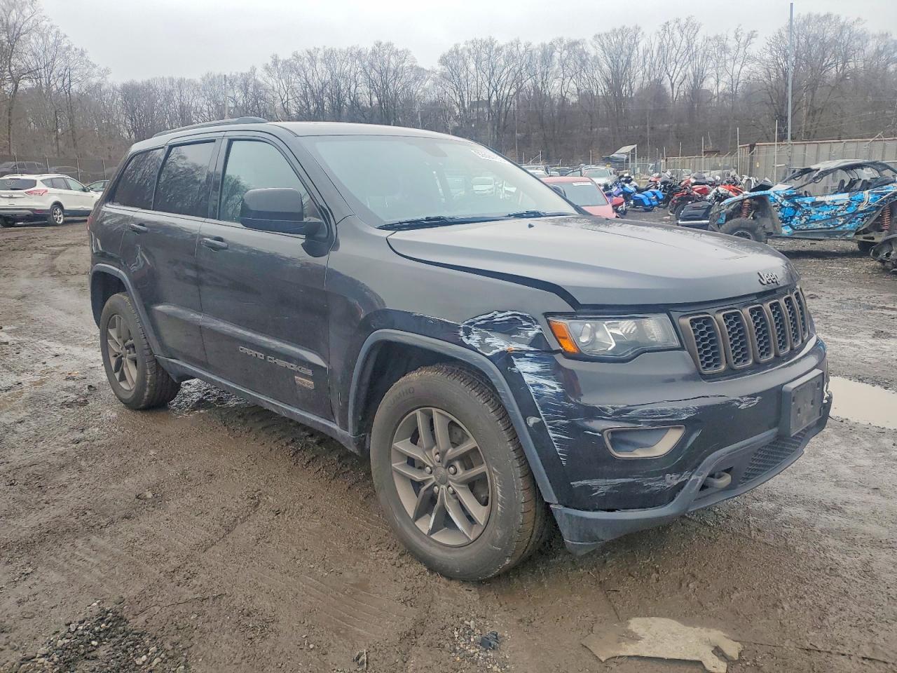 2016 JEEP GRAND CHEROKEE LAREDO photo 4