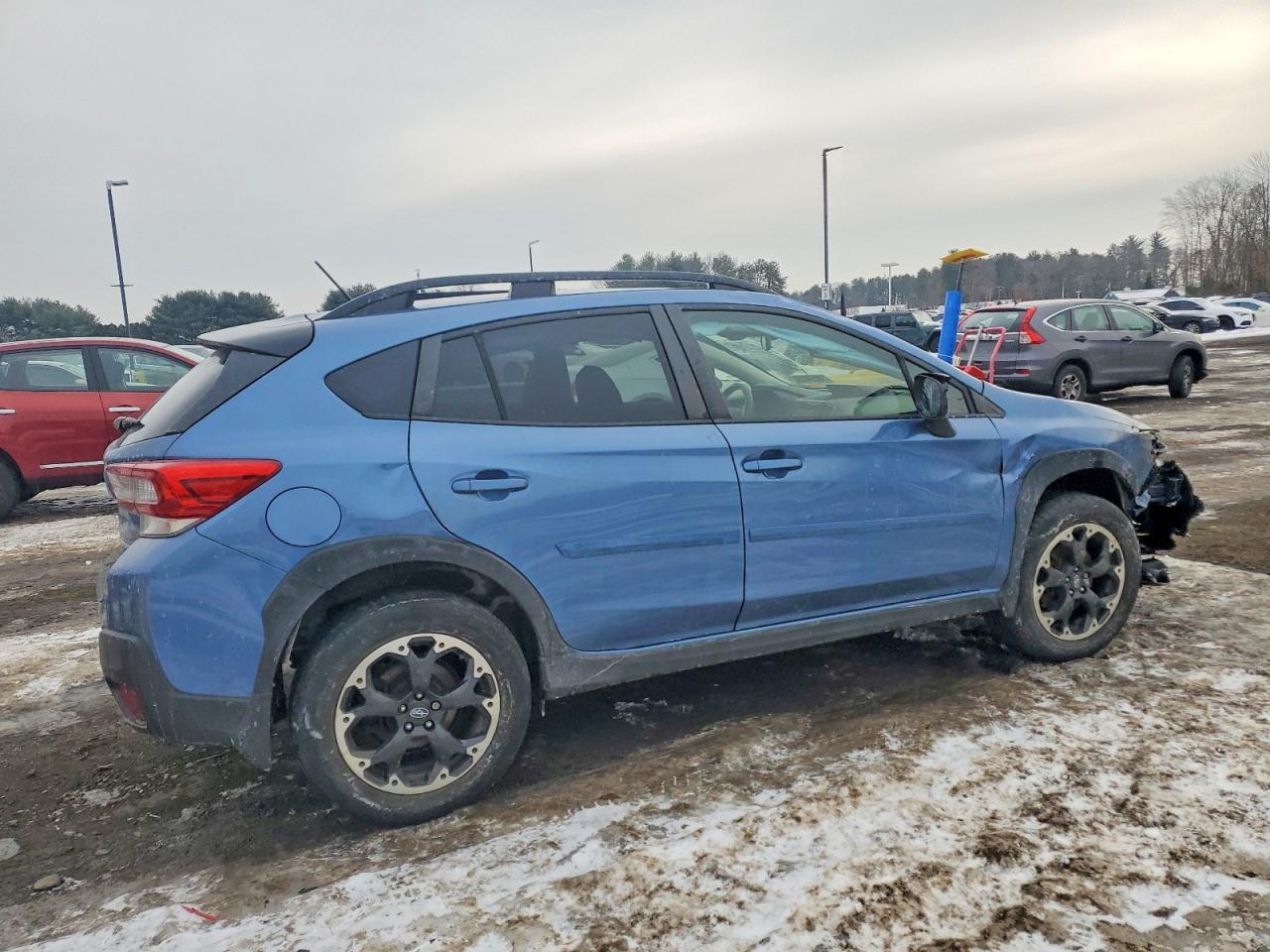 2021 SUBARU CROSSTREK photo 3