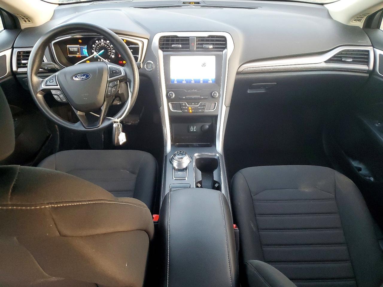 2020 FORD FUSION SE photo 8