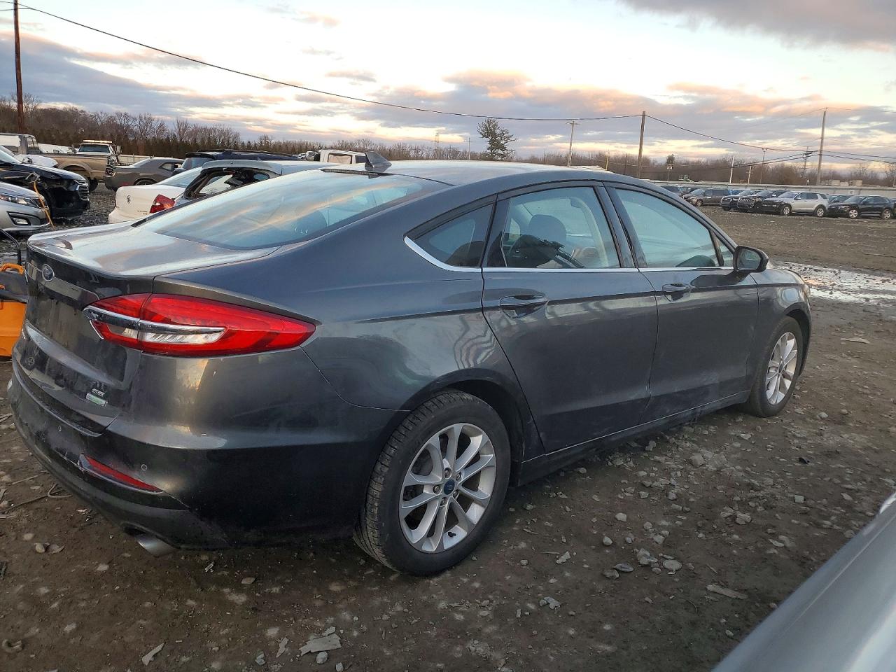 2020 FORD FUSION SE photo 3