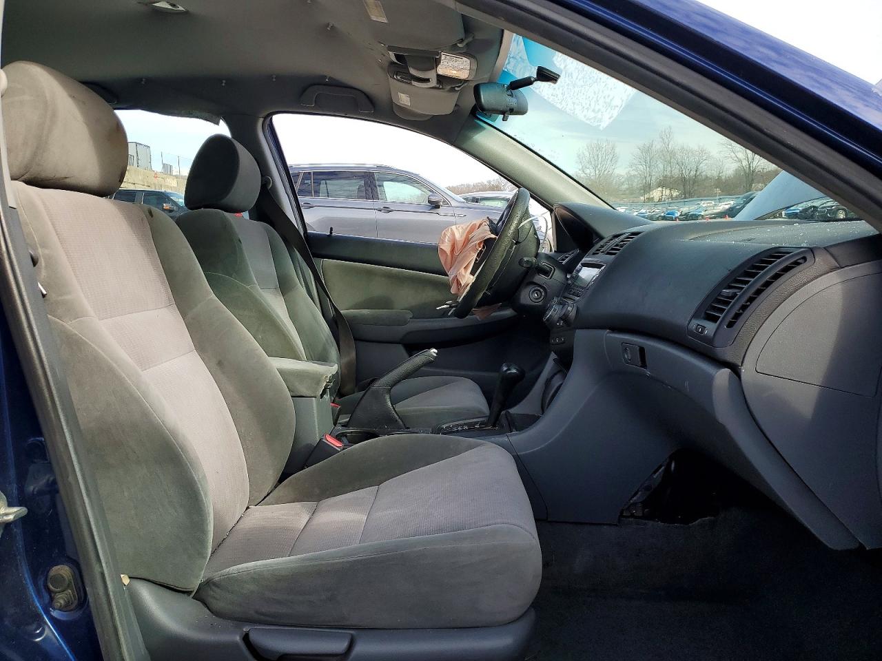 2004 HONDA ACCORD LX photo 7