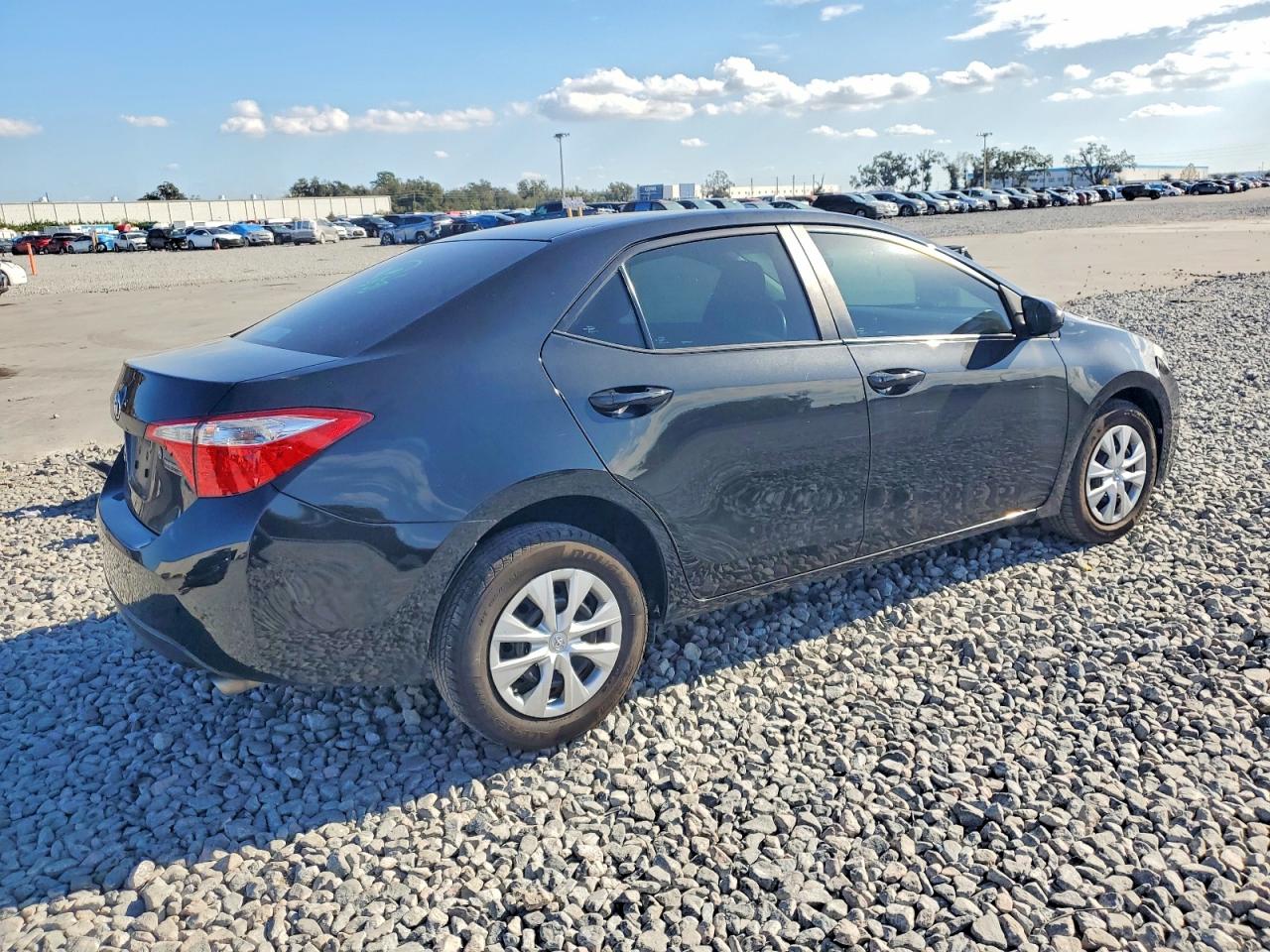 2014 TOYOTA COROLLA L photo 3