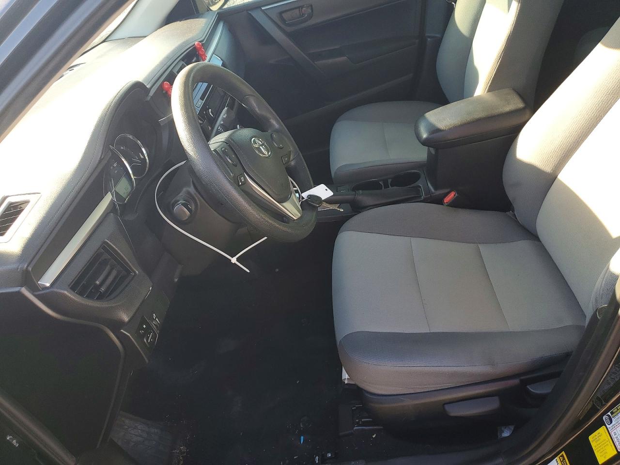 2014 TOYOTA COROLLA L photo 7