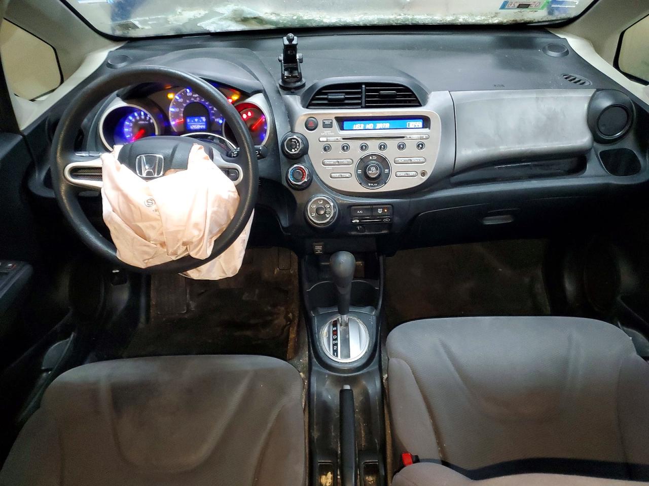 2013 HONDA FIT photo 8