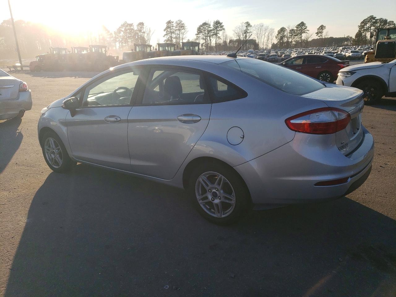 2018 FORD FIESTA SE photo 2