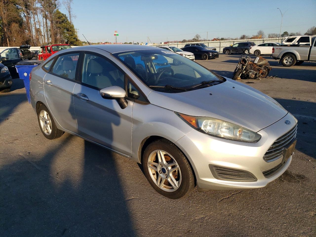 2018 FORD FIESTA SE photo 4
