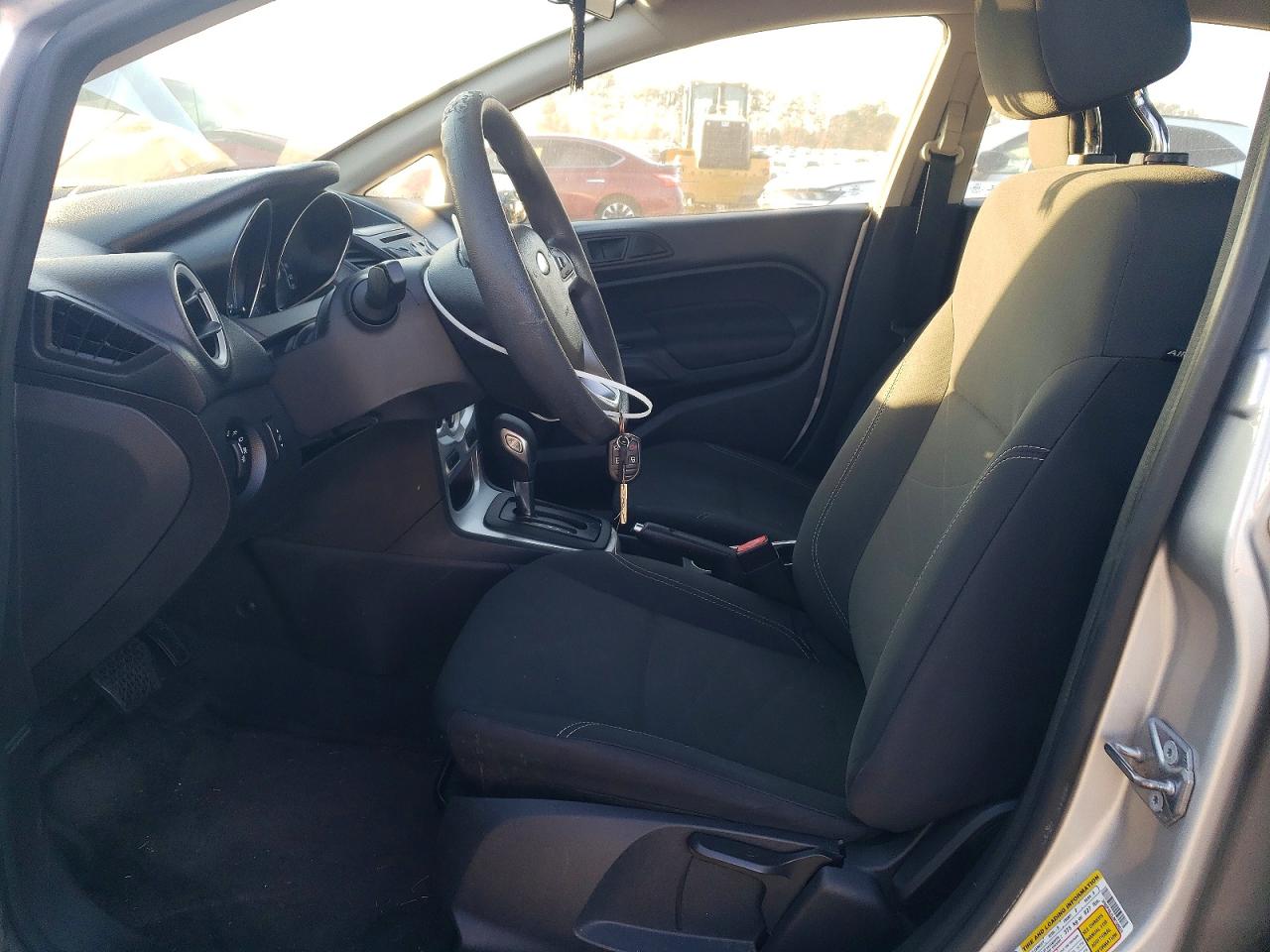 2018 FORD FIESTA SE photo 7