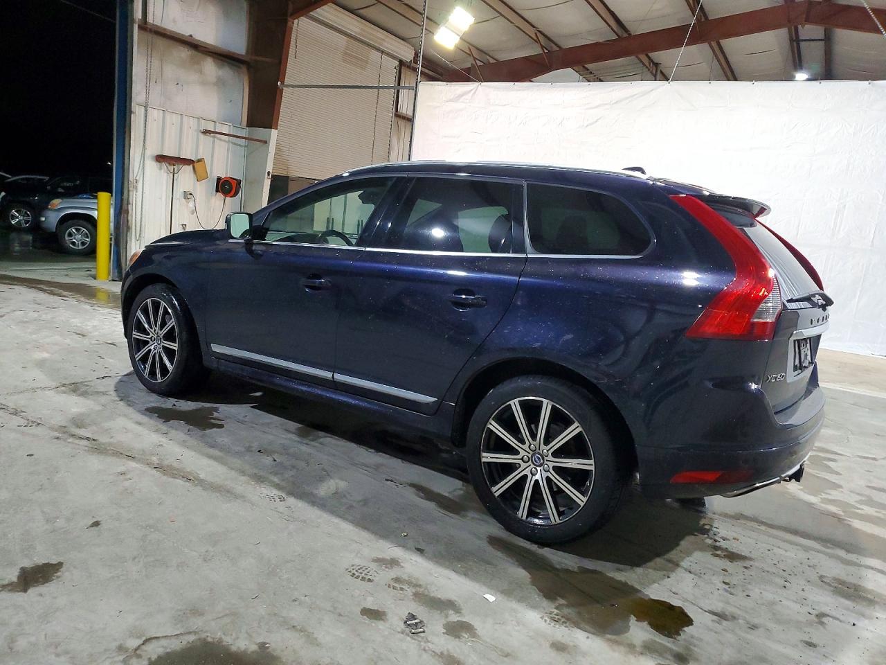 2017 VOLVO XC60 T6 INSCRIPTION photo 2