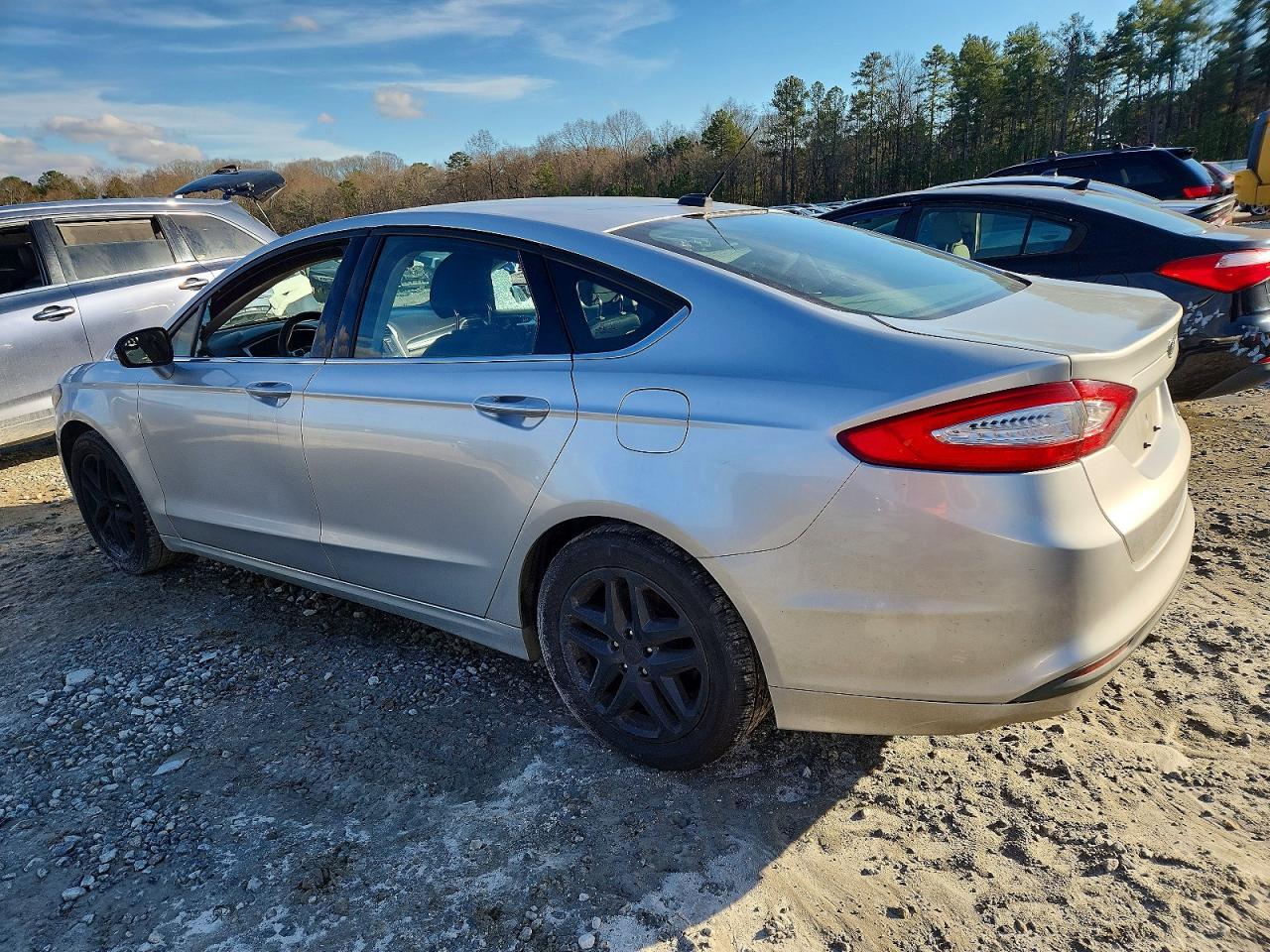 2013 FORD FUSION SE photo 2