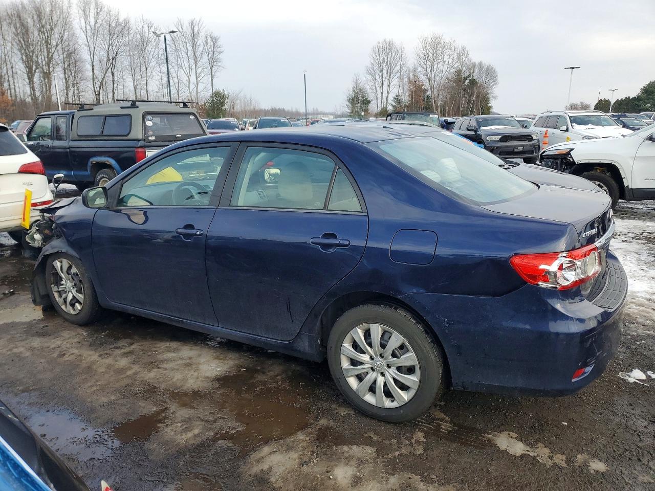 2012 TOYOTA COROLLA BASE photo 2
