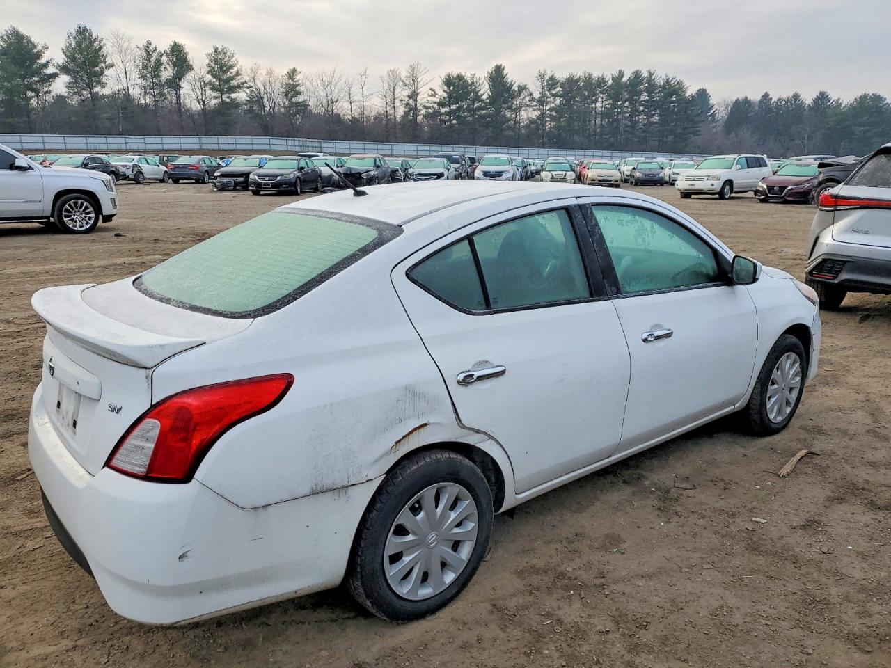 2018 NISSAN VERSA S photo 3