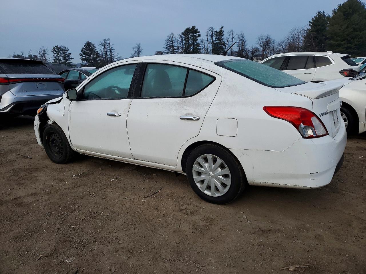 2018 NISSAN VERSA S photo 2