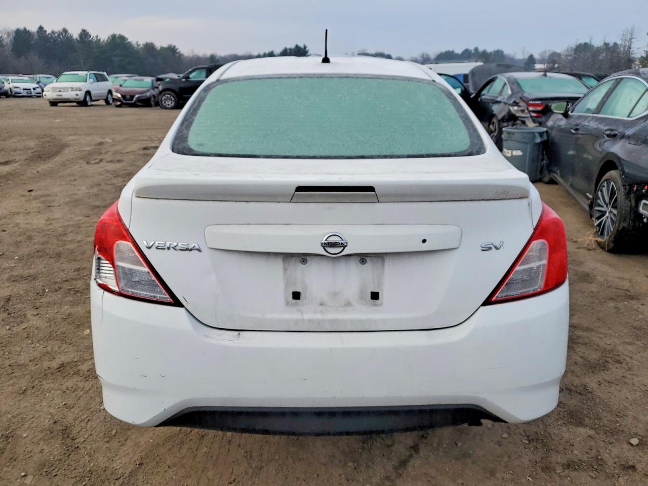 2018 NISSAN VERSA S photo 6