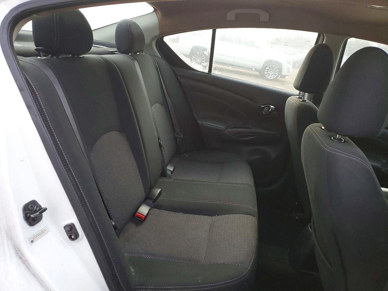 2018 NISSAN VERSA S photo 10
