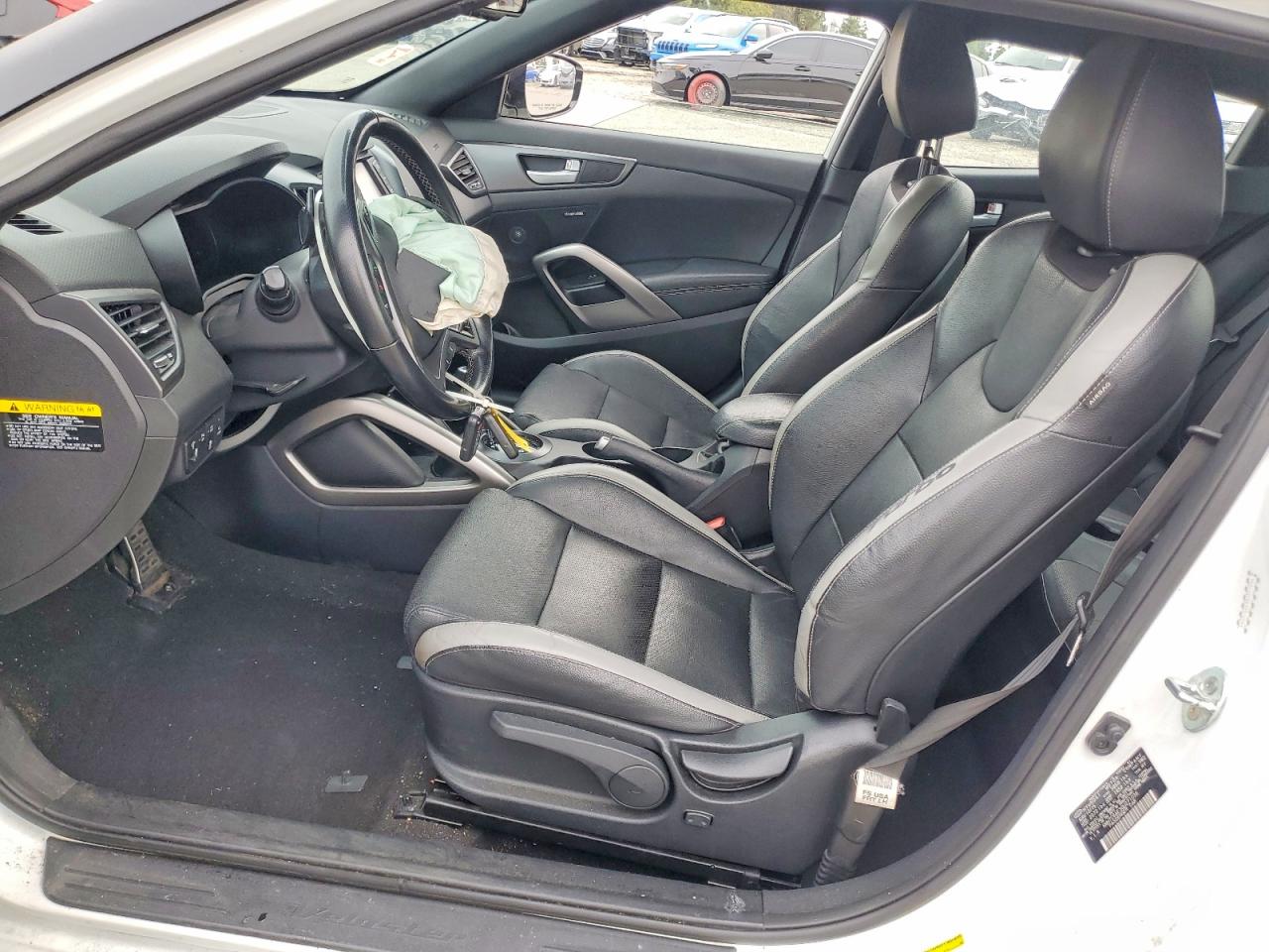 2016 HYUNDAI VELOSTER TURBO photo 7