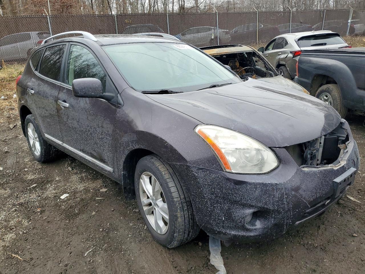 2013 NISSAN ROGUE S photo 4