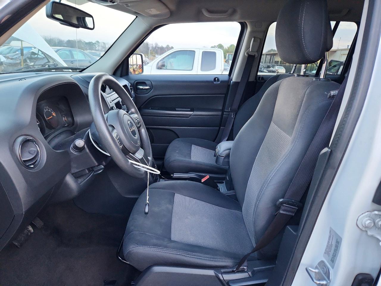 2015 JEEP PATRIOT SPORT photo 7