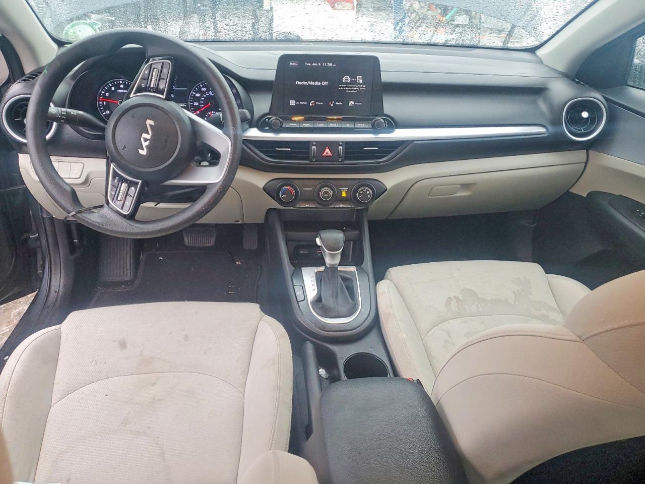 2023 KIA FORTE LX photo 8