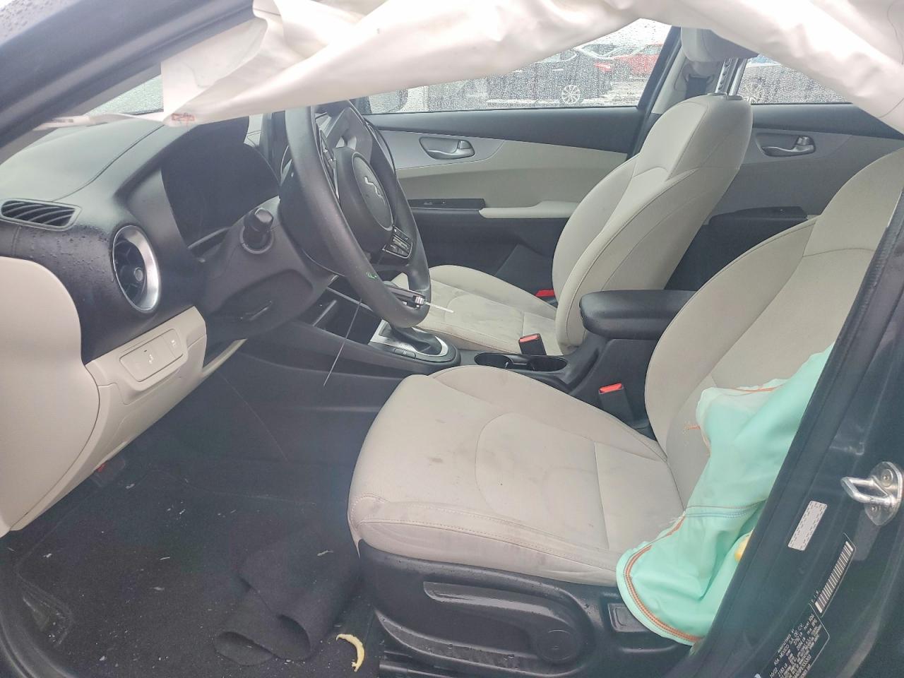 2023 KIA FORTE LX photo 7