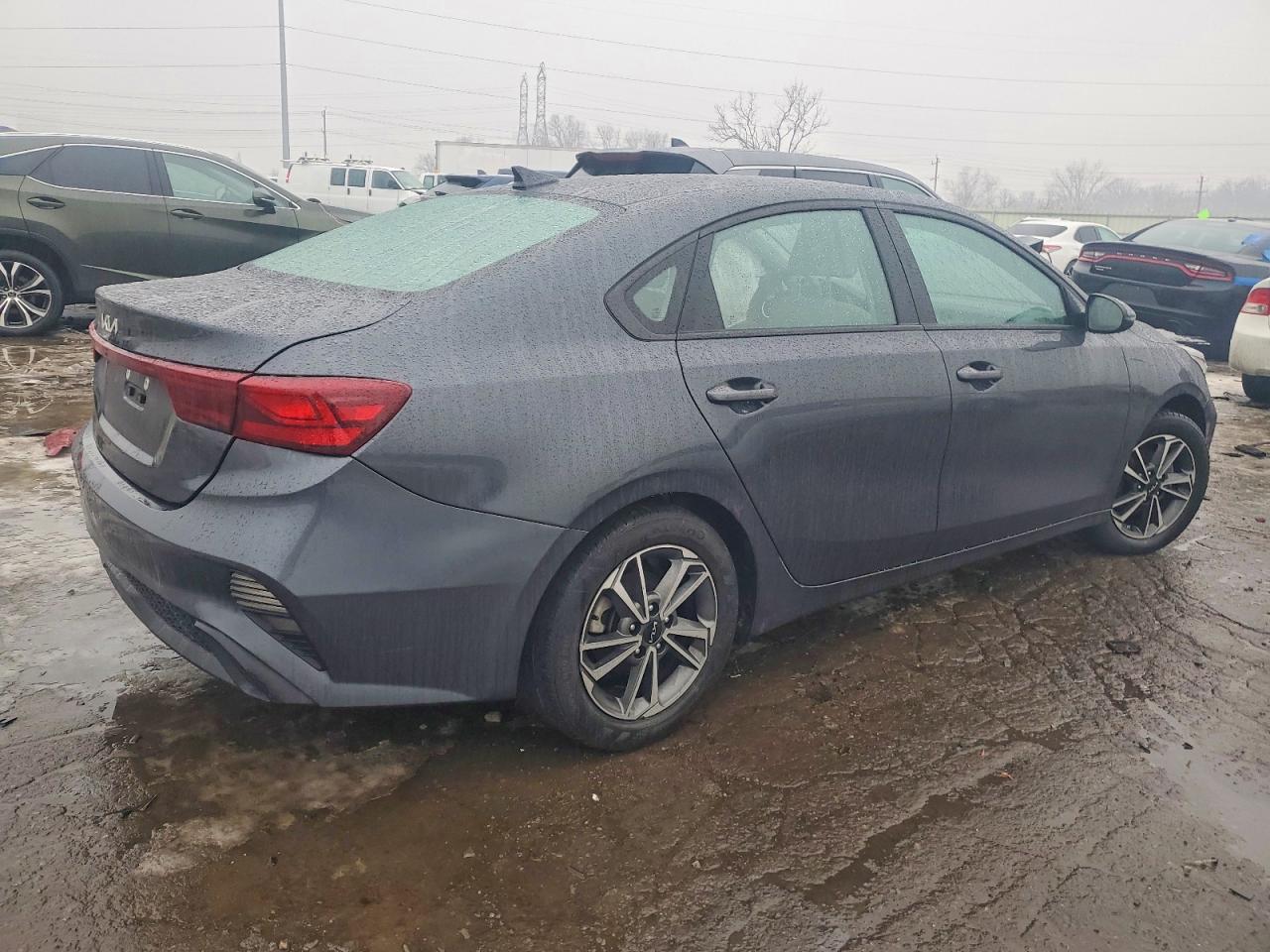 2023 KIA FORTE LX photo 3
