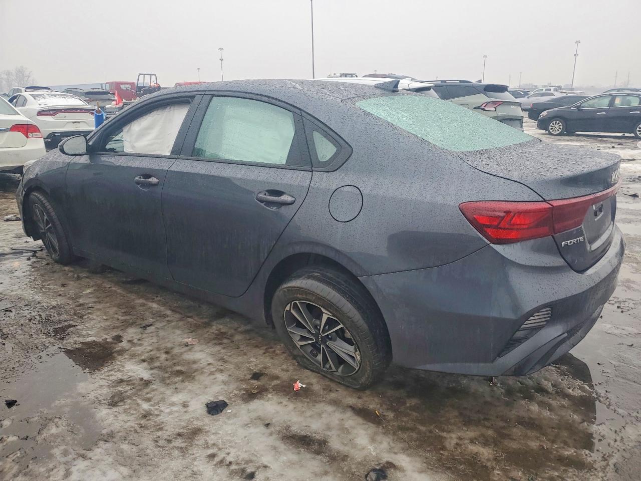 2023 KIA FORTE LX photo 2