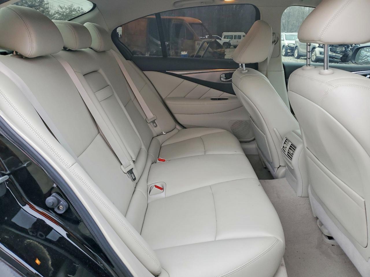 2015 INFINITI Q50 BASE photo 10