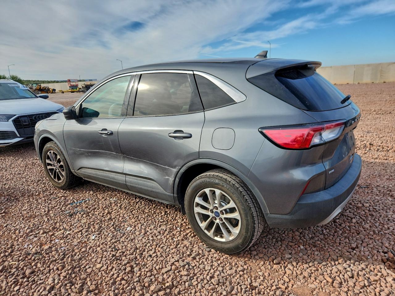 2022 FORD ESCAPE SE photo 2