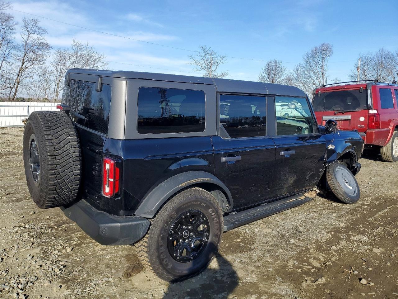 2023 FORD BRONCO BASE photo 3