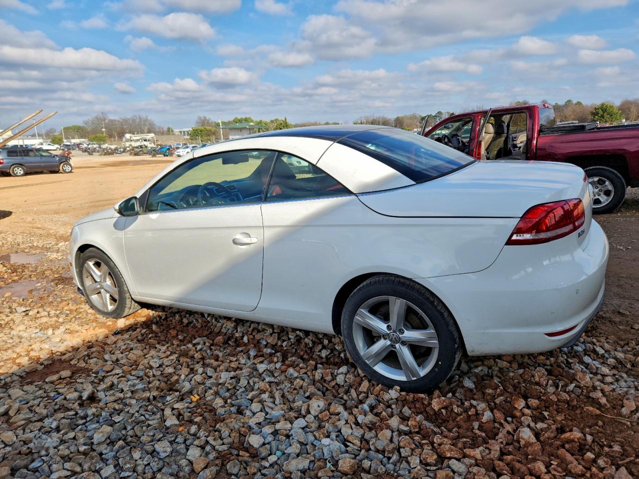 2012 VOLKSWAGEN EOS LUX photo 2