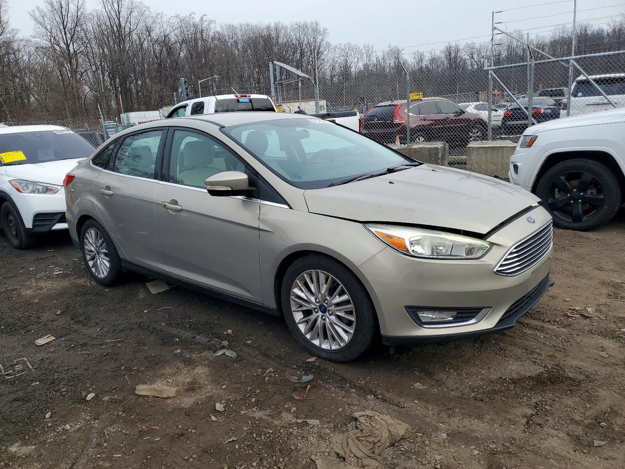 2015 FORD FOCUS TITANIUM photo 4