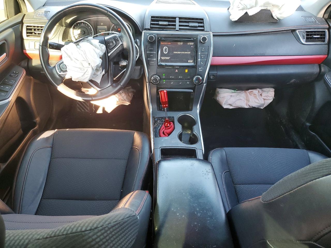 2017 TOYOTA CAMRY LE photo 8