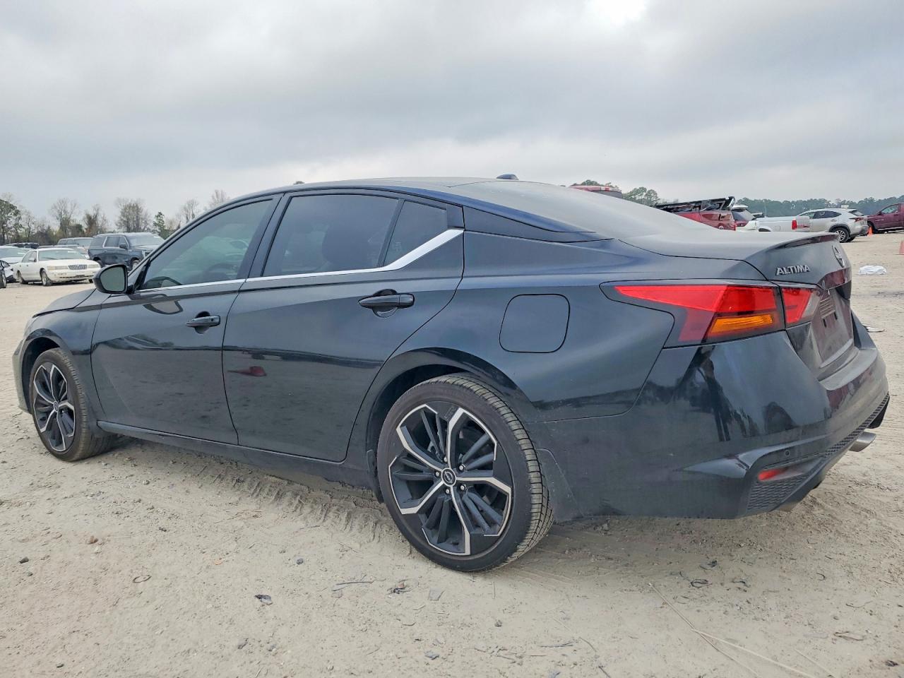 2025 NISSAN ALTIMA SR photo 2