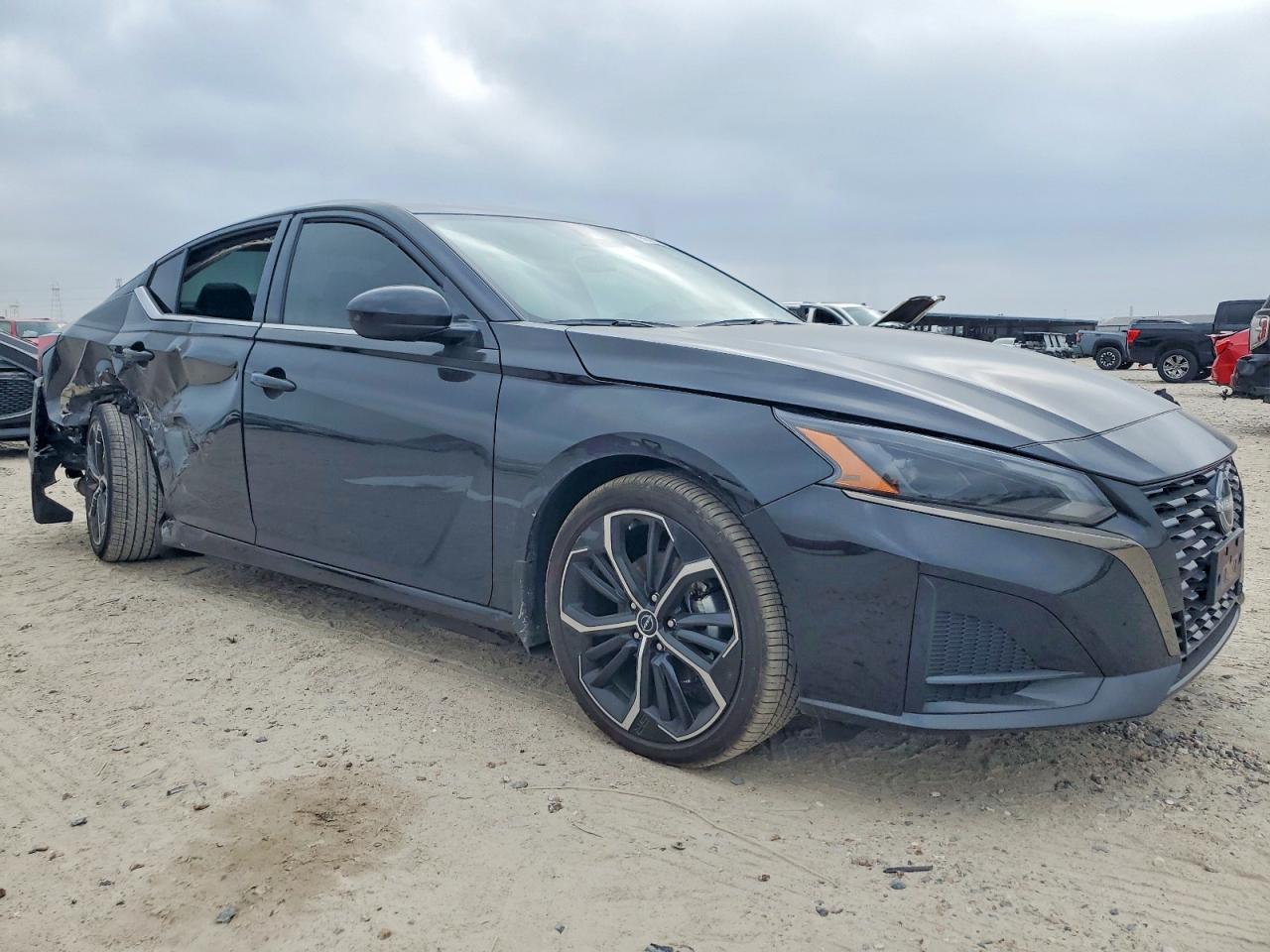 2025 NISSAN ALTIMA SR photo 4