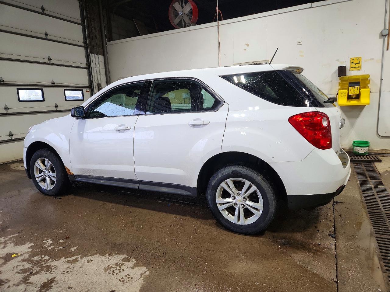 2015 CHEVROLET EQUINOX LS photo 2