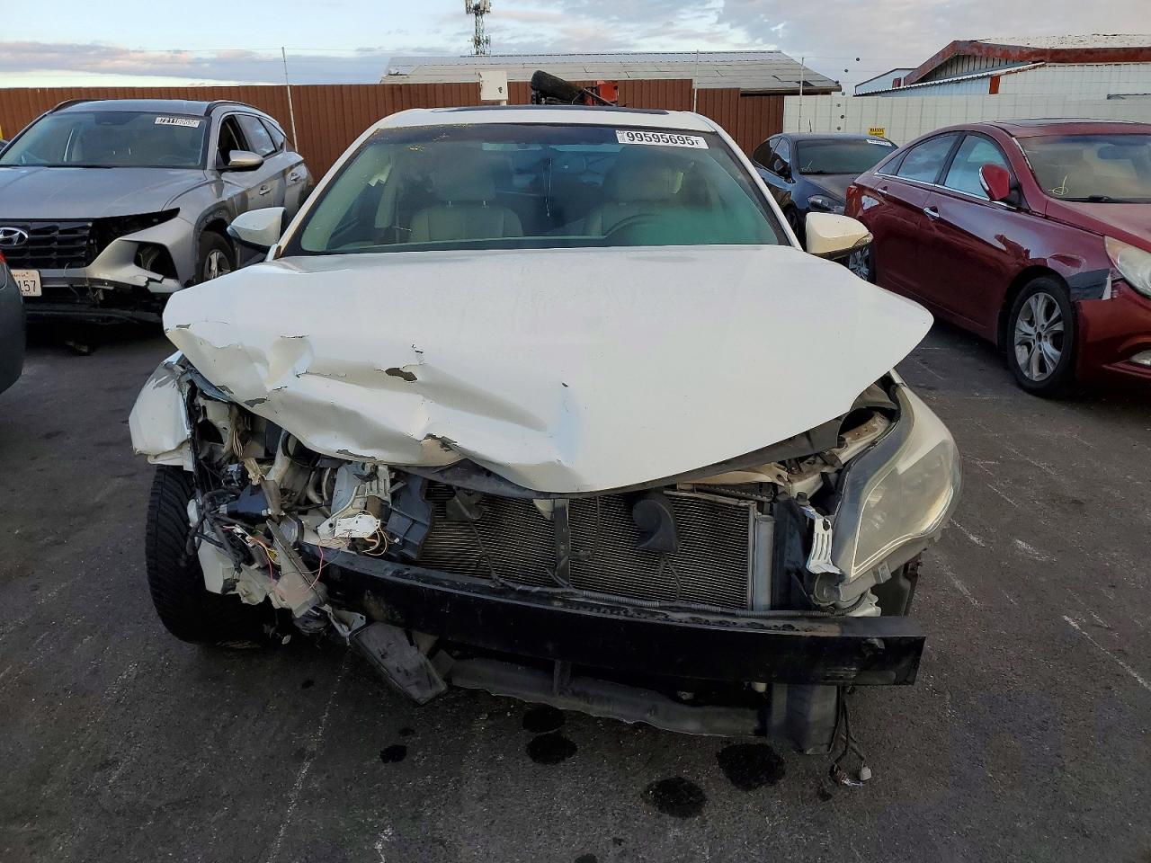 2013 TOYOTA AVALON BASE photo 5