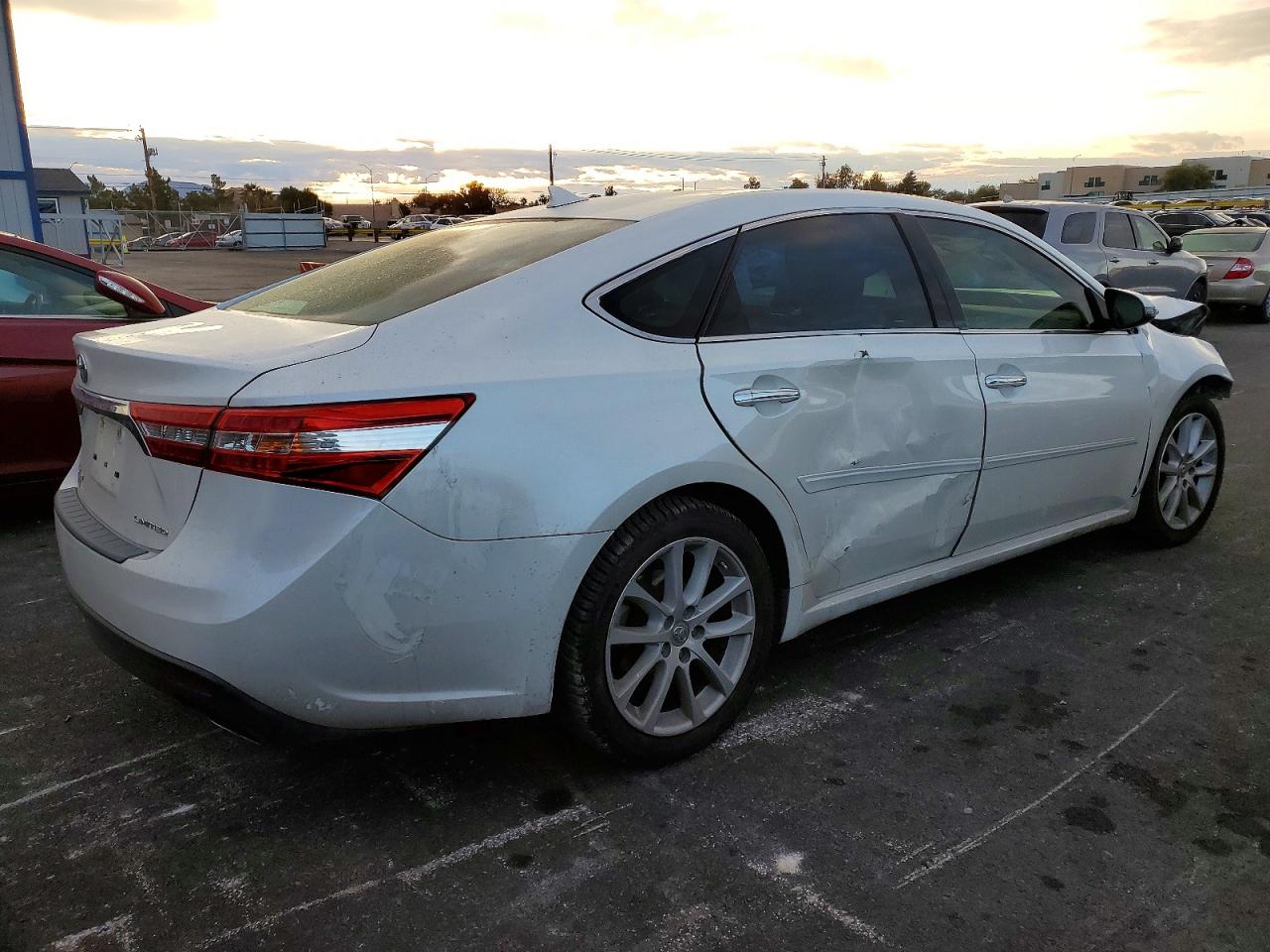 2013 TOYOTA AVALON BASE photo 3