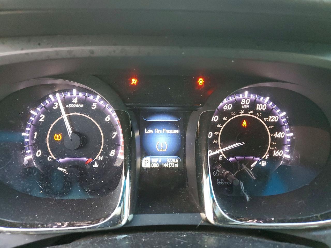 2013 TOYOTA AVALON BASE photo 9