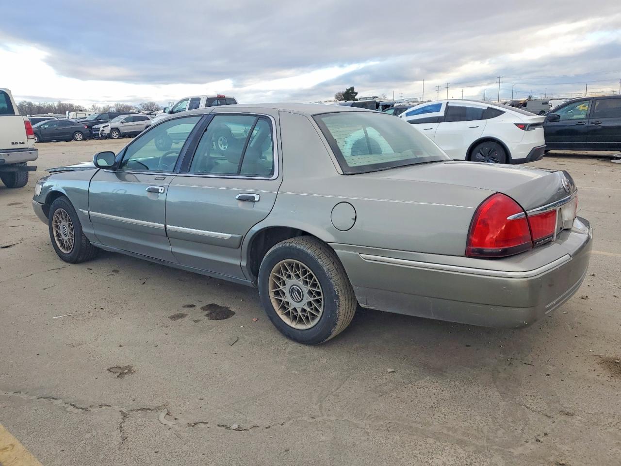 1999 MERCURY GRAND MARQUIS GS photo 2