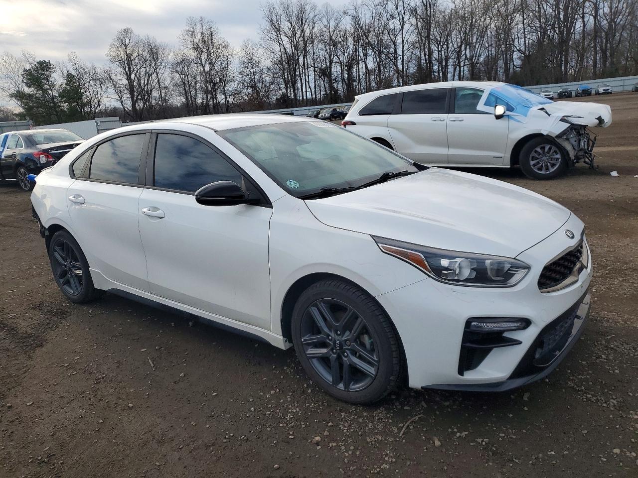2021 KIA FORTE GT LINE photo 4