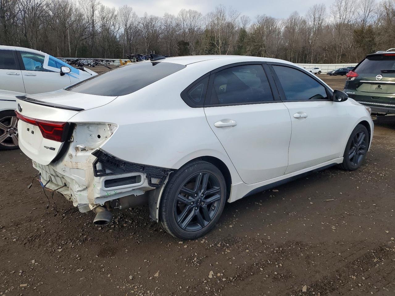 2021 KIA FORTE GT LINE photo 3