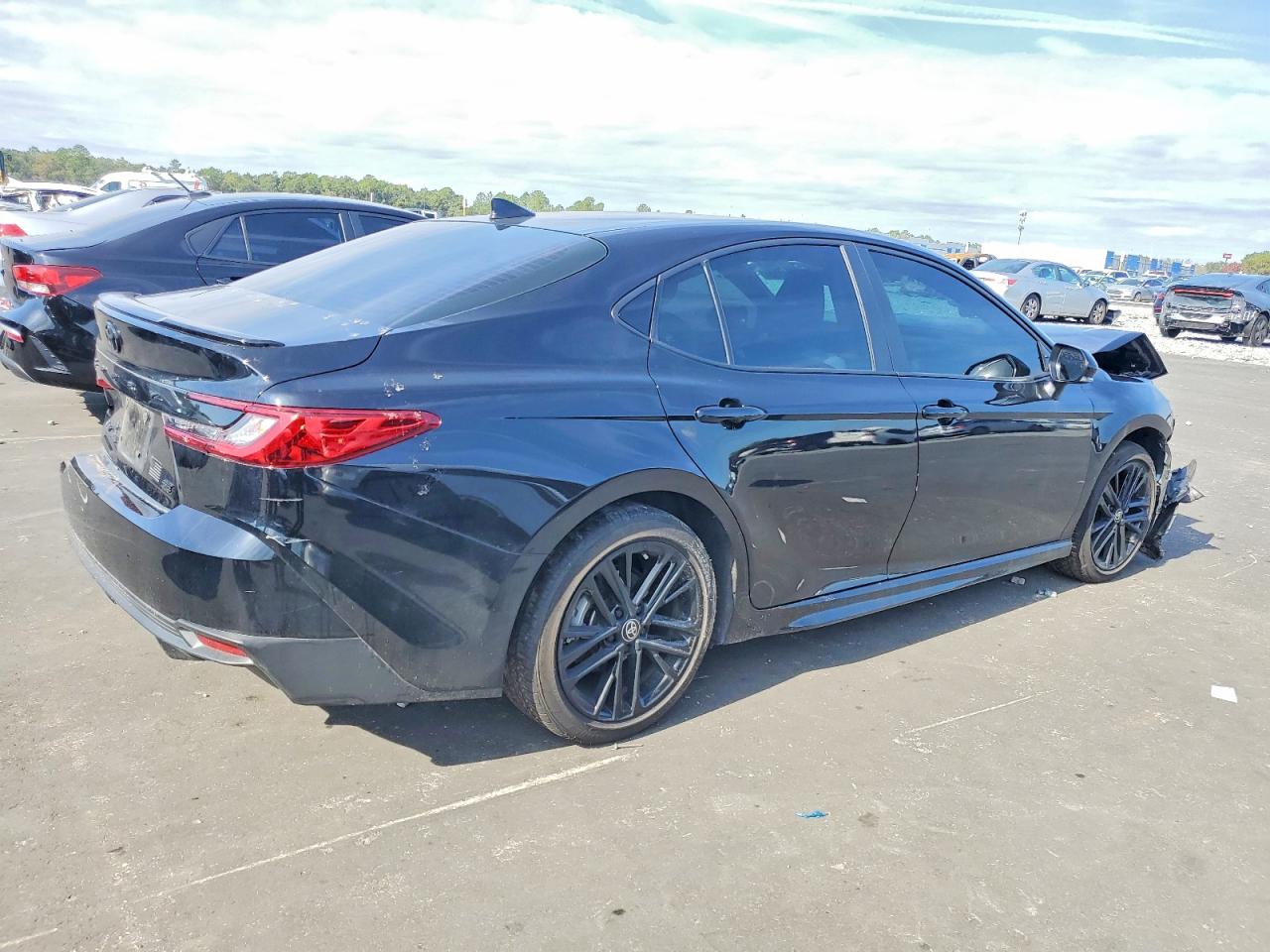 2025 TOYOTA CAMRY XSE photo 3