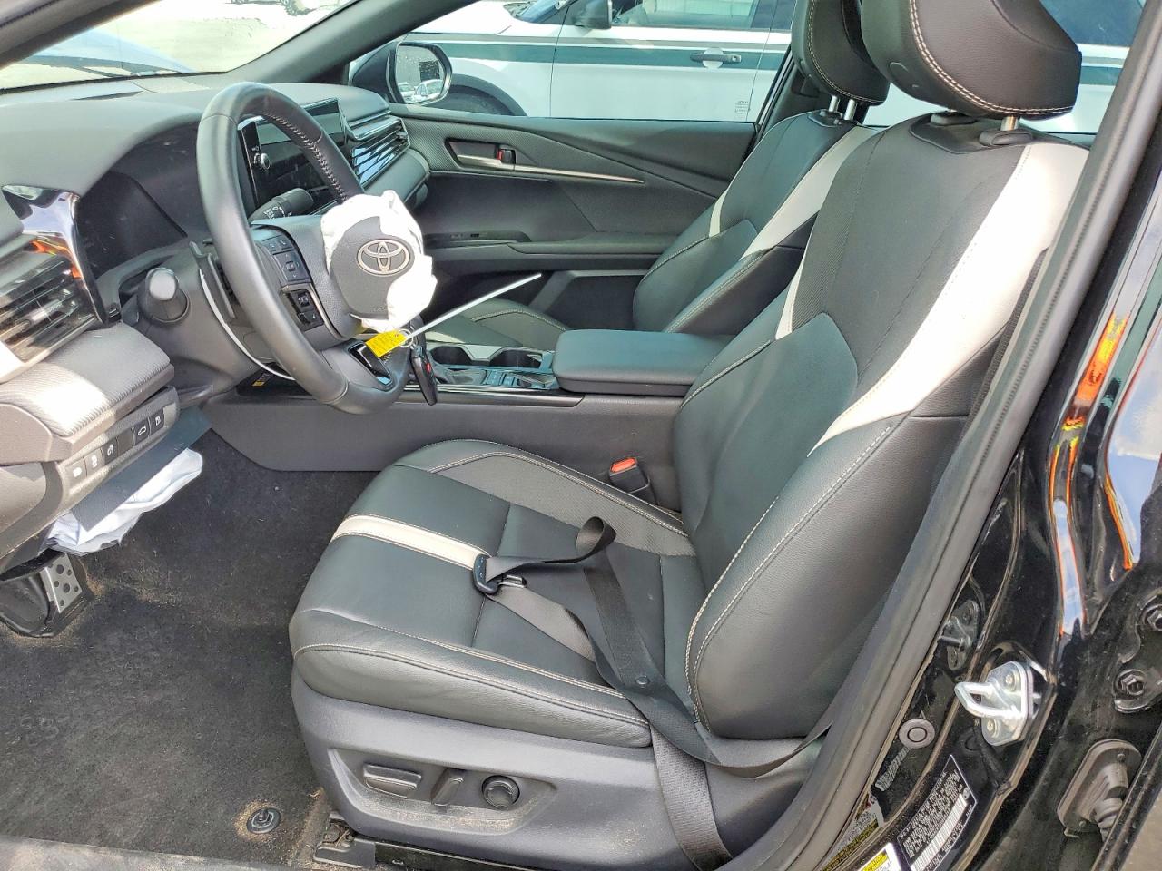 2025 TOYOTA CAMRY XSE photo 7