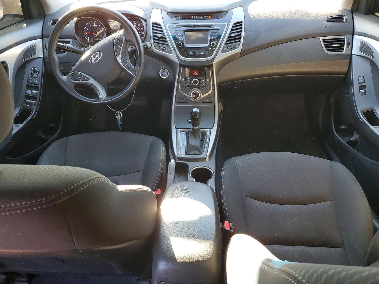 2016 HYUNDAI ELANTRA SE photo 8