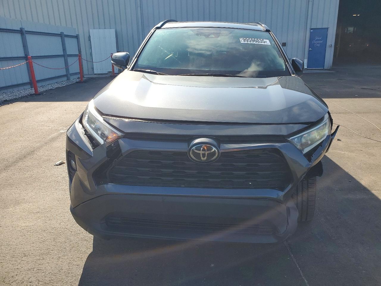 2021 TOYOTA RAV4 XLE PREMIUM photo 5