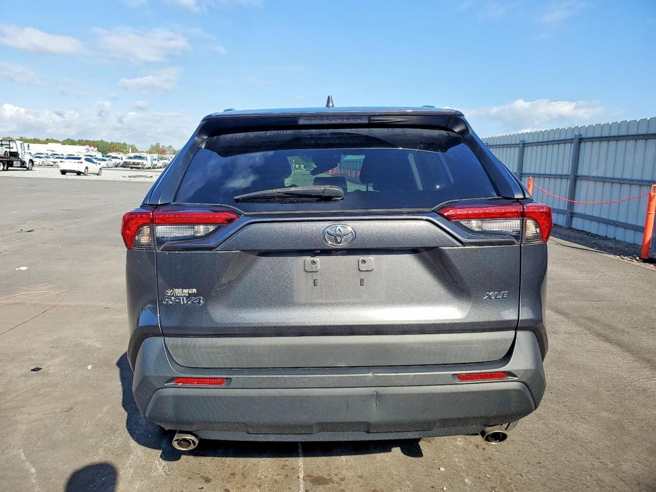 2021 TOYOTA RAV4 XLE PREMIUM photo 6